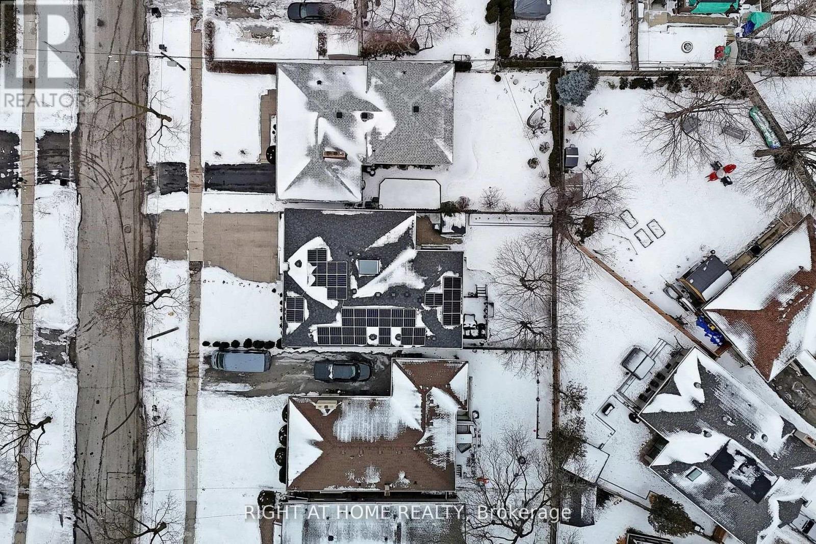 129 Meadowbank Road, Toronto, Ontario  M9B 5E2 - Photo 28 - W12993716