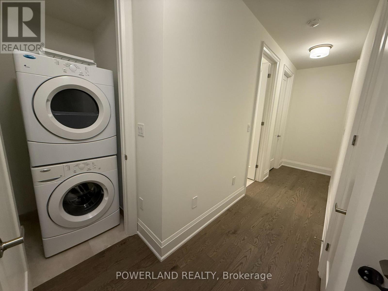 3301 Azam Way, Oakville, Ontario  L6M 5S2 - Photo 11 - W12993740