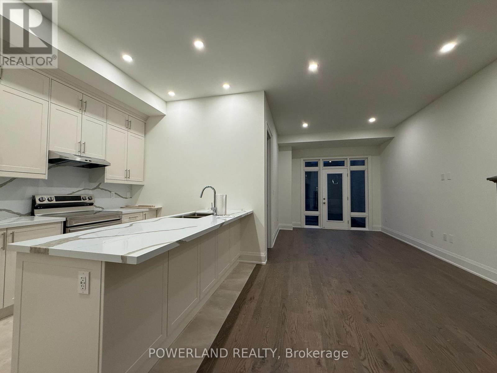 3301 Azam Way, Oakville, Ontario  L6M 5S2 - Photo 5 - W12993740