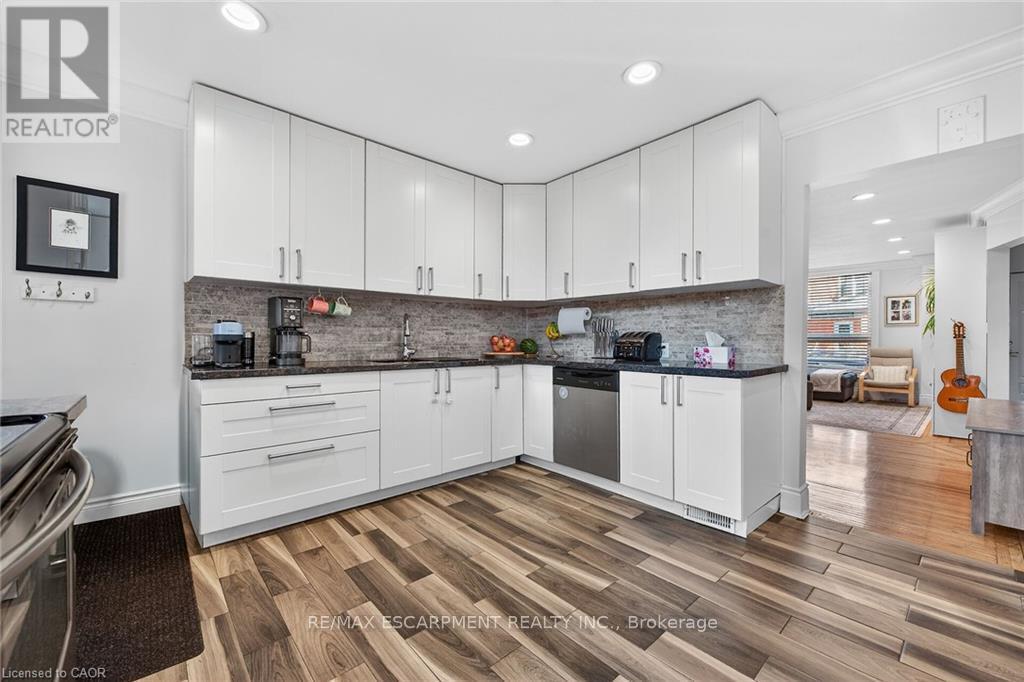 179 Burris Street, Hamilton, Ontario  L8M 2J7 - Photo 8 - X12993718