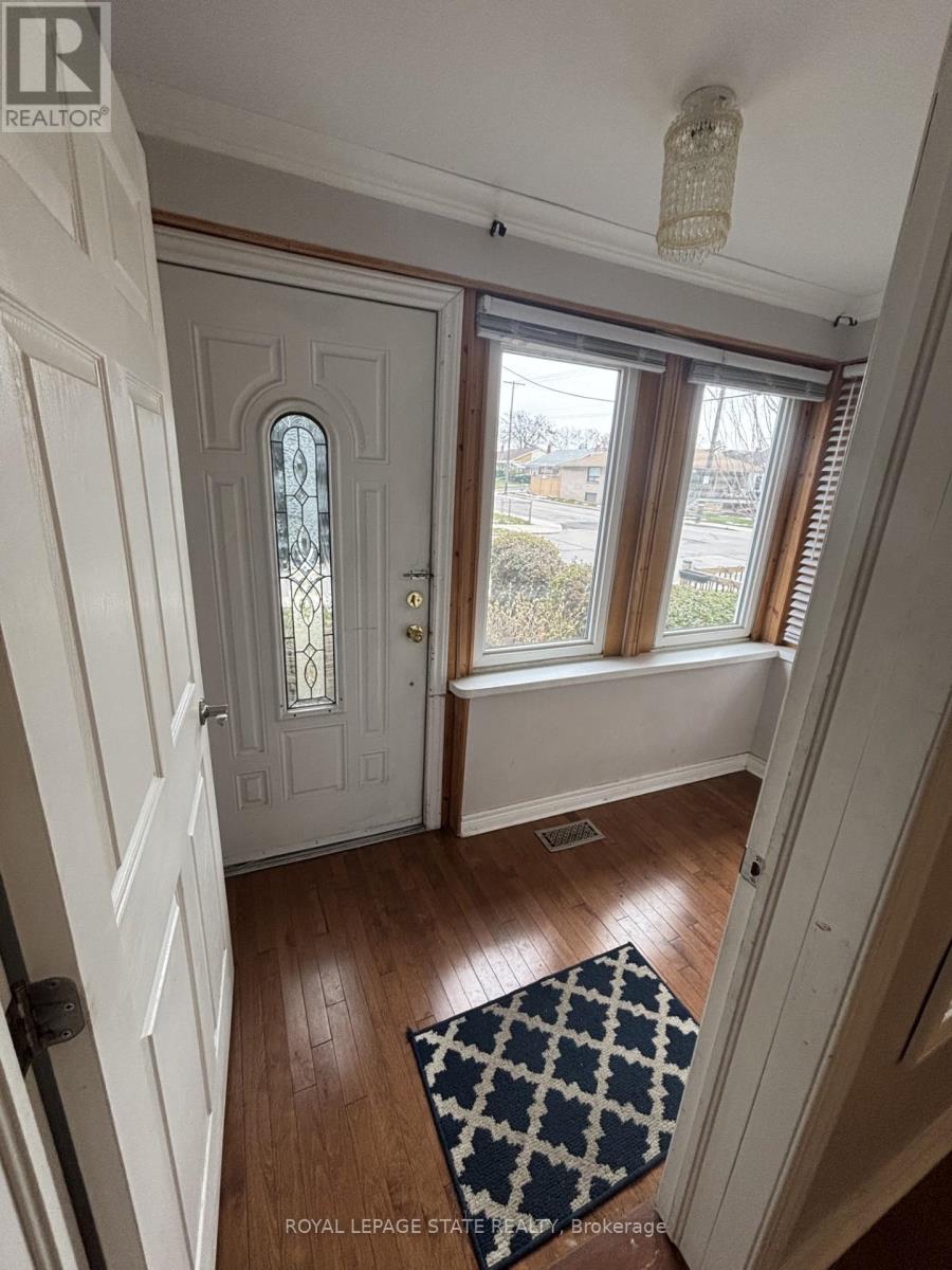 205 Ivon Avenue, Hamilton, Ontario  L8H 5S9 - Photo 7 - X12993728