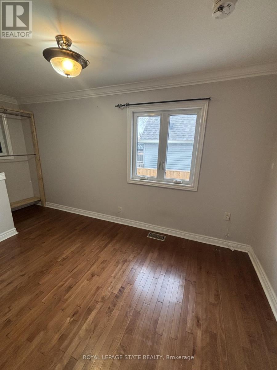 205 Ivon Avenue, Hamilton, Ontario  L8H 5S9 - Photo 8 - X12993728