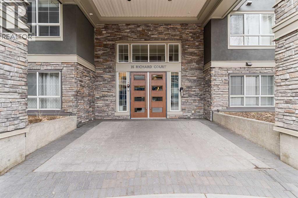 113, 35 Richard Court Sw, Calgary, Alberta  T3E 7N9 - Photo 3 - A2295134