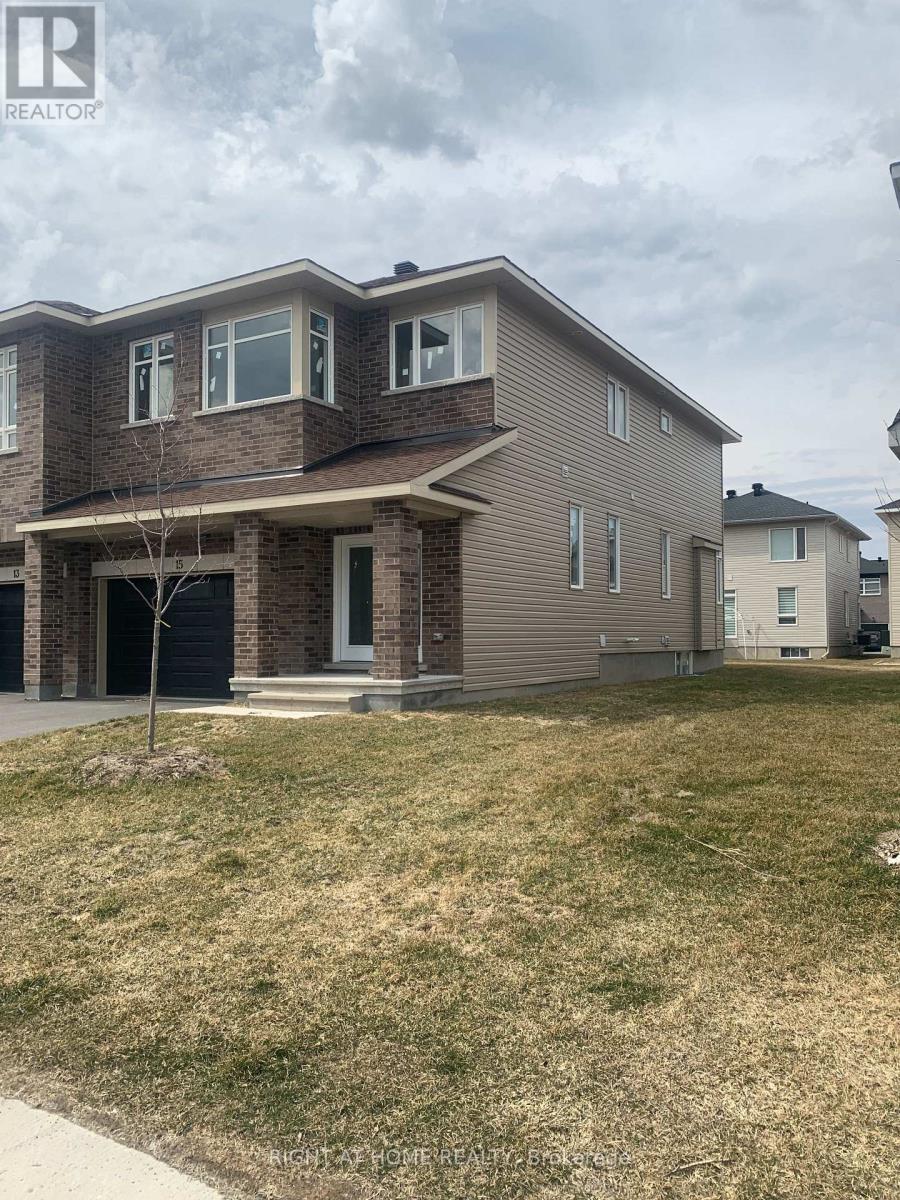 15 Wylie Way, Carleton Place, Ontario K7C 0C4 - Photo 2 - X12993768