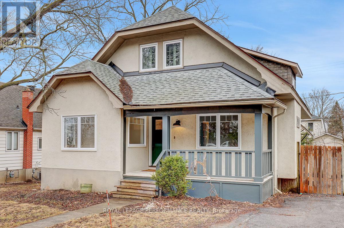 824 Fisher Avenue, Ottawa, Ontario K1Z 6P2 - Photo 2 - X12993770