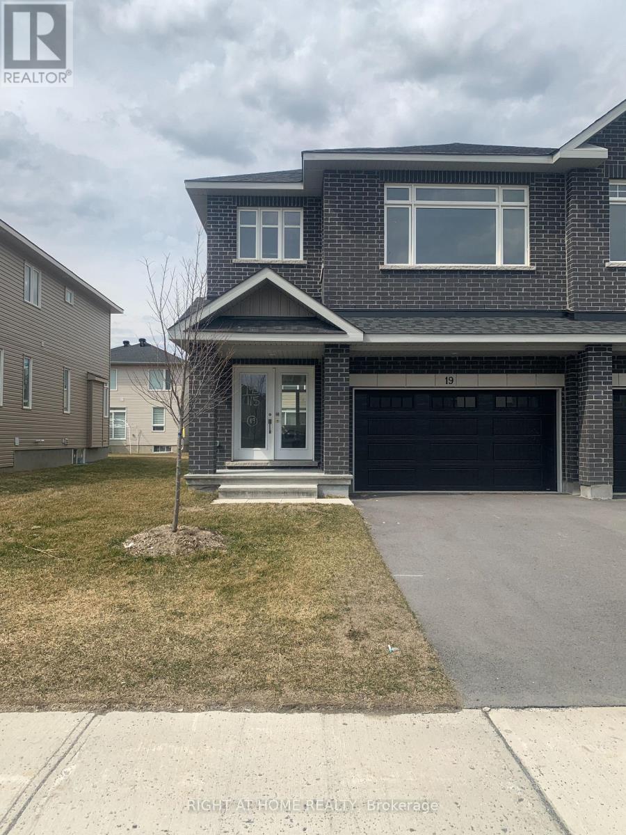 19 WYLIE WAY, Carleton Place, Ontario