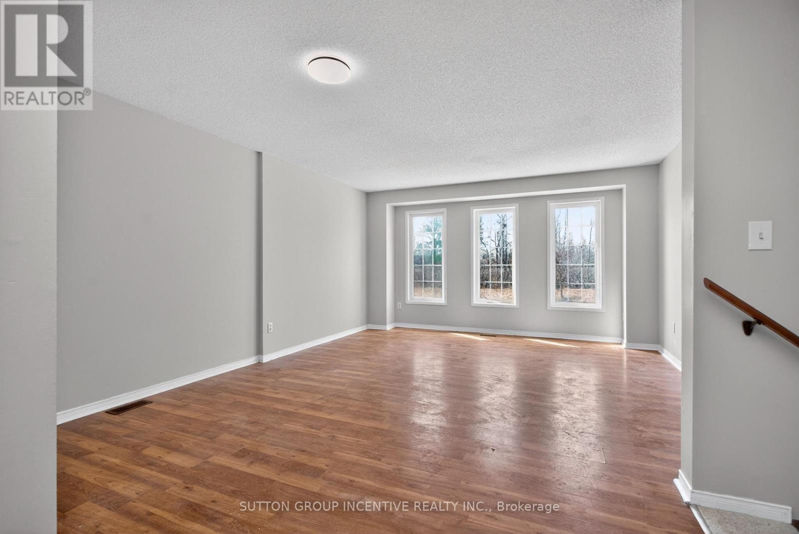 1410 Forest Street, Innisfil, Ontario  L9S 4Y4 - Photo 3 - N12984218