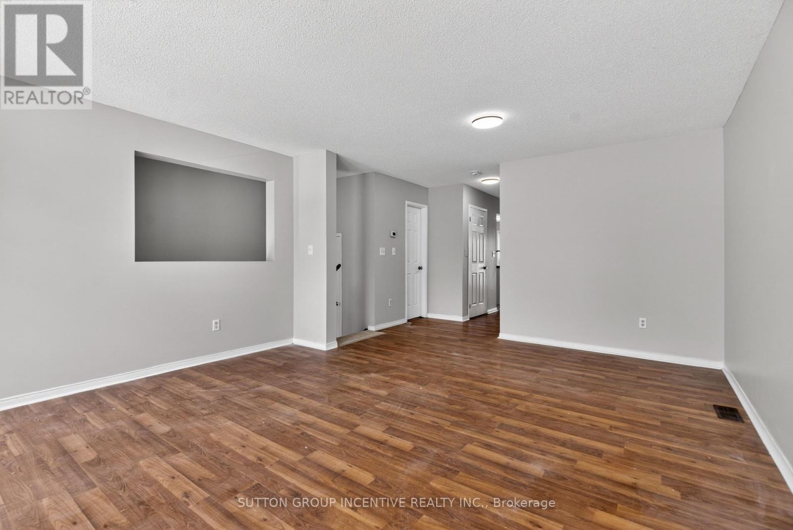 1410 Forest Street, Innisfil, Ontario  L9S 4Y4 - Photo 5 - N12984218