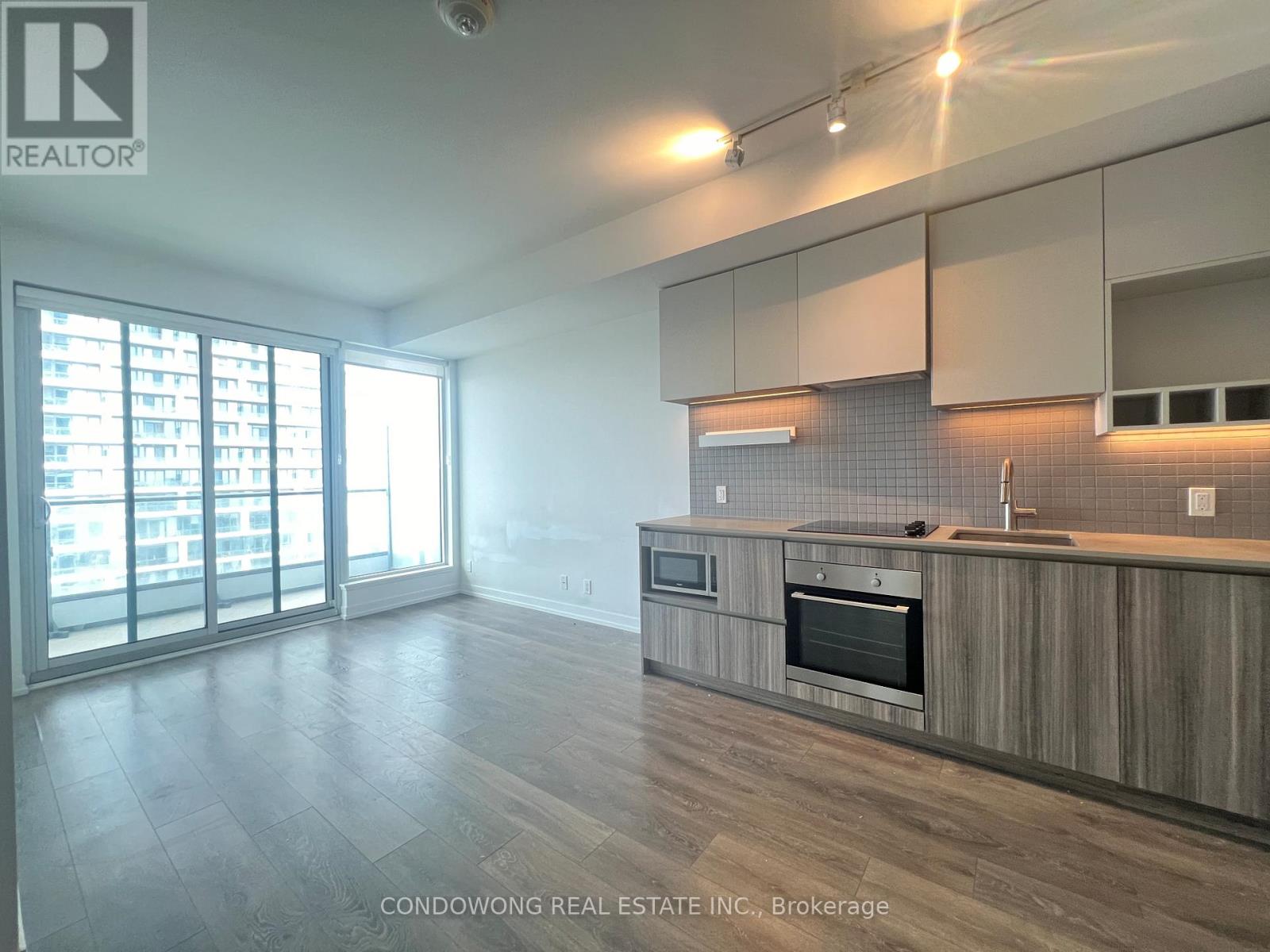 3101 - 5 BUTTERMILL AVENUE, Vaughan, Ontario