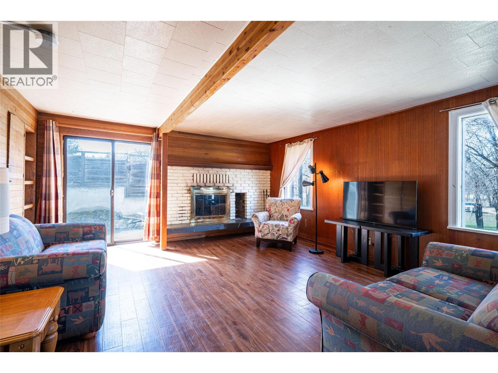 10091 6 Highway, Coldstream, British Columbia  V1B 3B6 - Photo 11 - 10378604