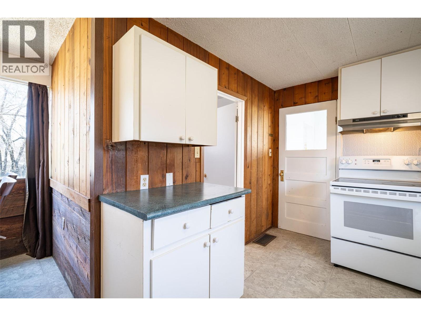 10091 6 Highway, Coldstream, British Columbia  V1B 3B6 - Photo 7 - 10378604