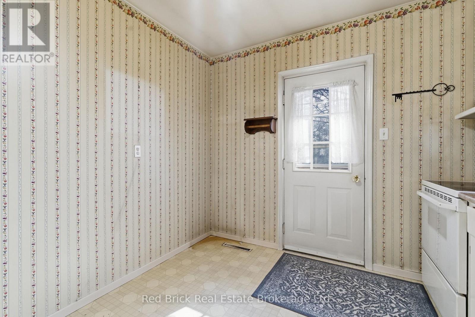 38 Dumbarton Street, Guelph, Ontario  N1E 3T3 - Photo 14 - X12990908