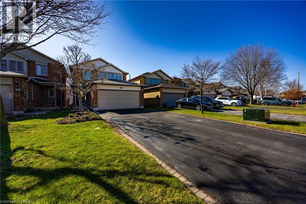 55 GRINDSTONE Way, Hamilton, Ontario