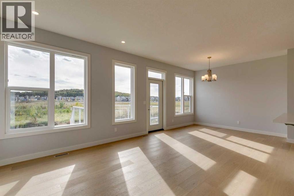 31 Creekstone Green SW, Calgary, Alberta  T2X 6H6 - Photo 14 - A2284189