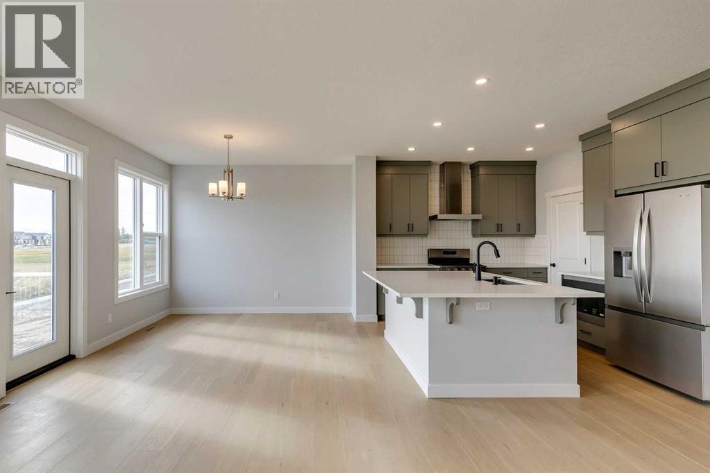 31 Creekstone Green SW, Calgary, Alberta  T2X 6H6 - Photo 7 - A2284189