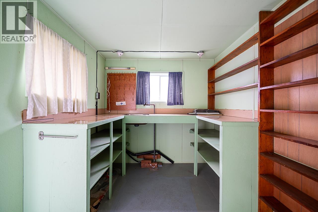 1634 Ross Road, North Vancouver, British Columbia  V7J 1V4 - Photo 31 - R3110908