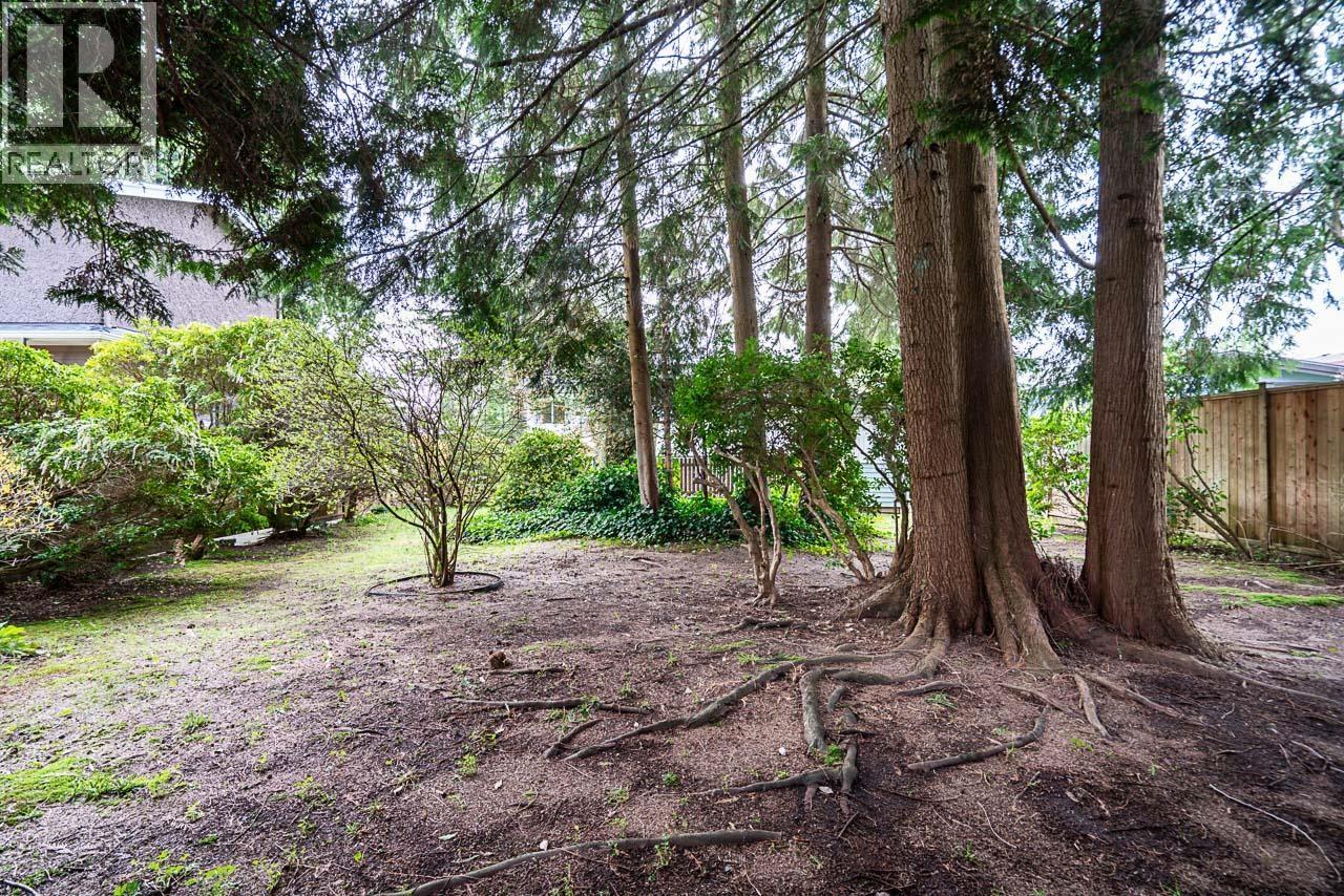 1634 Ross Road, North Vancouver, British Columbia  V7J 1V4 - Photo 35 - R3110908