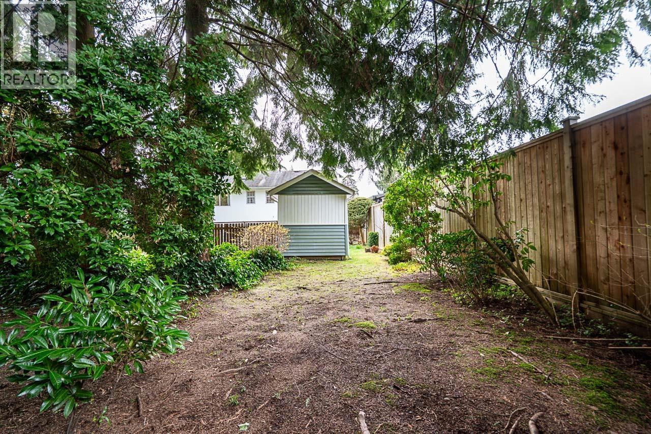 1634 Ross Road, North Vancouver, British Columbia  V7J 1V4 - Photo 37 - R3110908