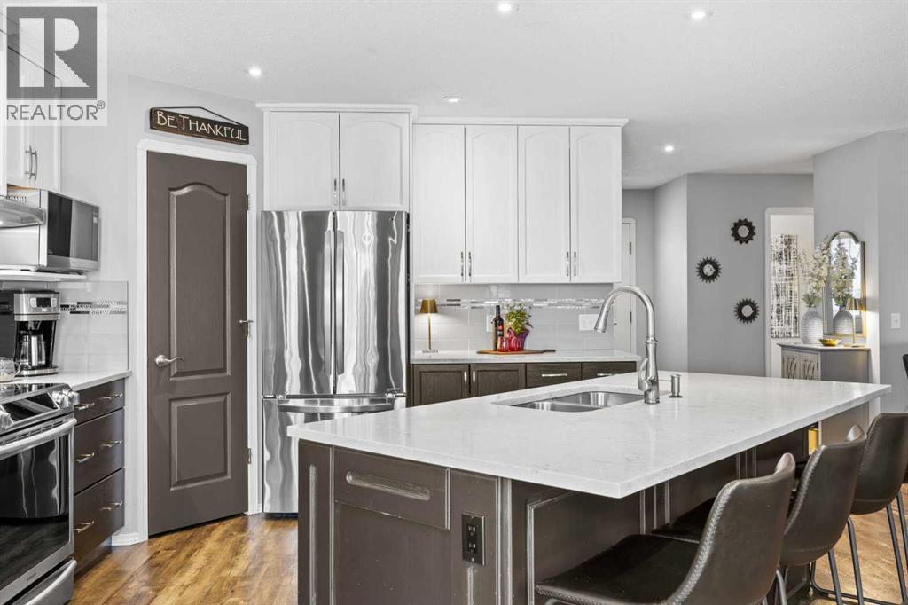 390 Cove Road, Chestermere, Alberta T1X 1J6 - Photo 15 - A2287143