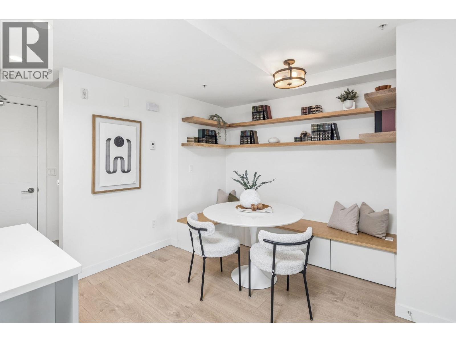 Th4 128 E 8th Street, North Vancouver, British Columbia V7L 0H2 - Photo 5 - R3110912