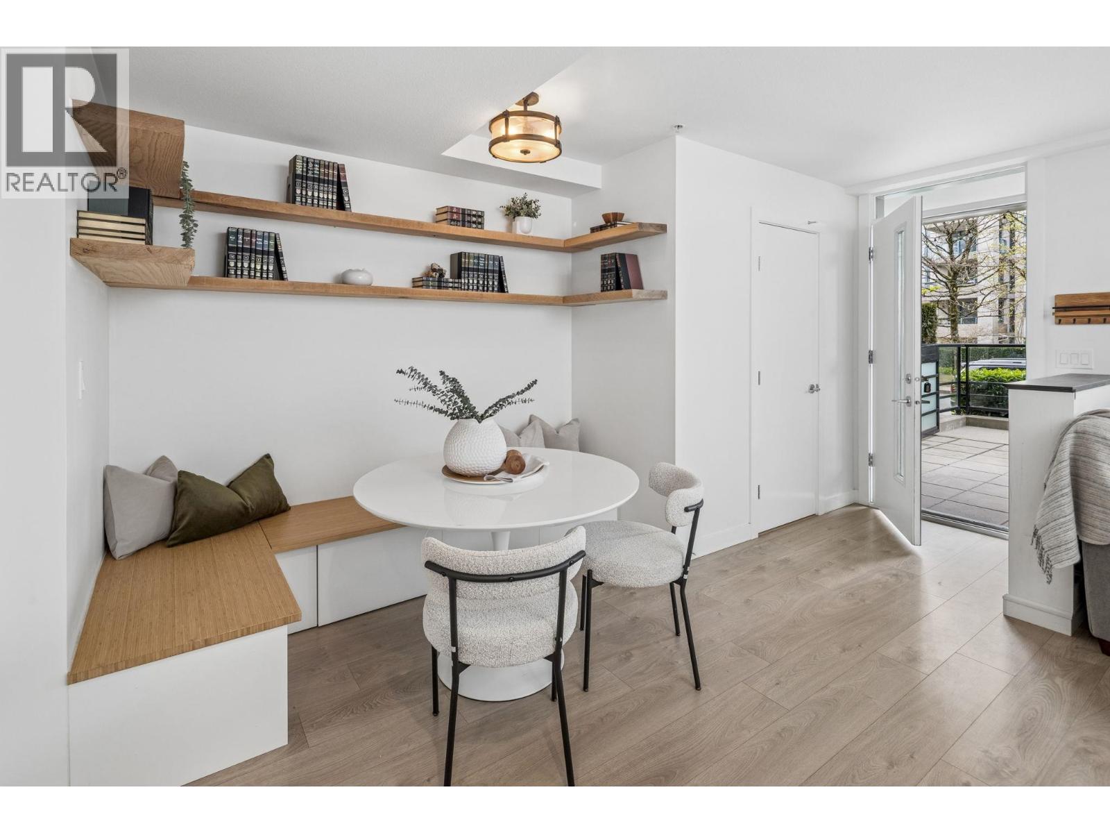 Th4 128 E 8th Street, North Vancouver, British Columbia V7L 0H2 - Photo 4 - R3110912