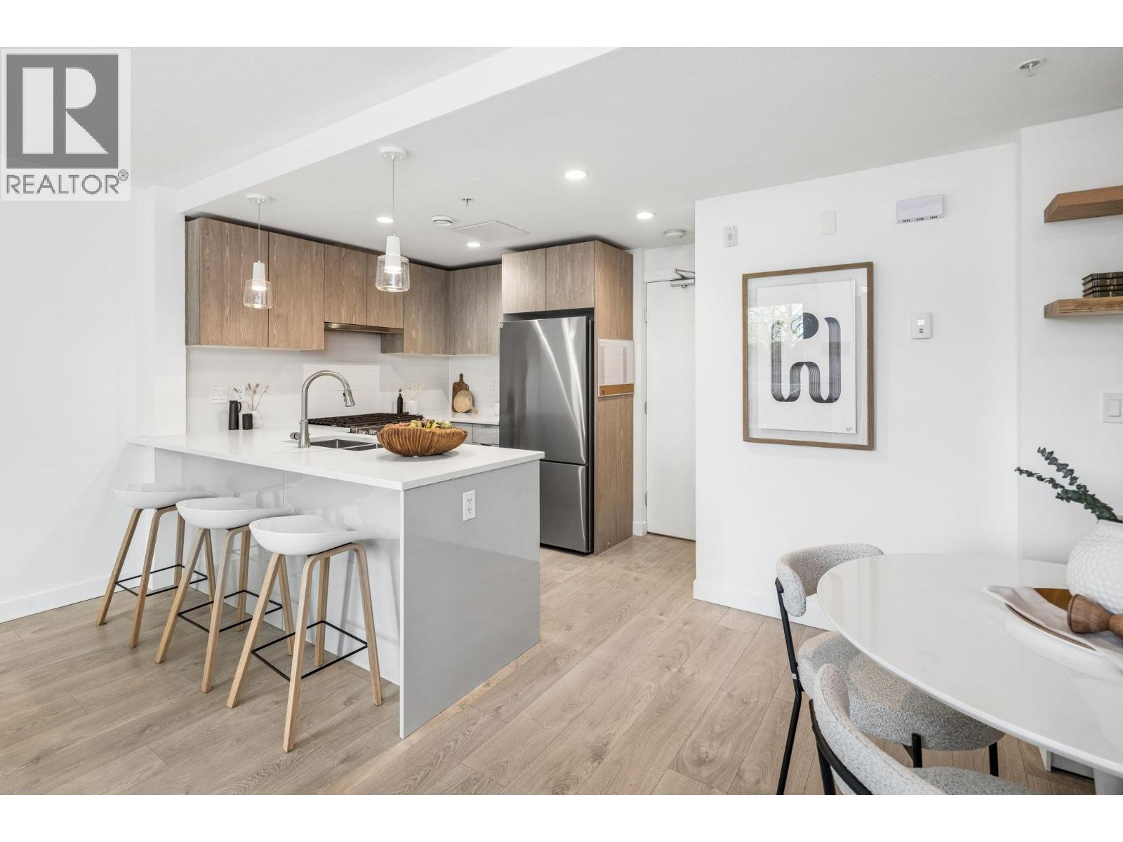 Th4 128 E 8th Street, North Vancouver, British Columbia V7L 0H2 - Photo 6 - R3110912