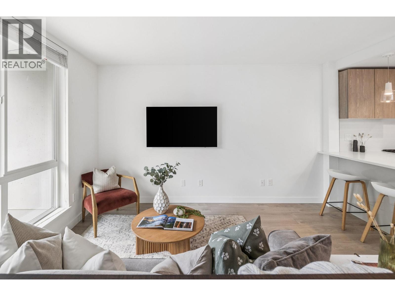 Th4 128 E 8th Street, North Vancouver, British Columbia V7L 0H2 - Photo 8 - R3110912