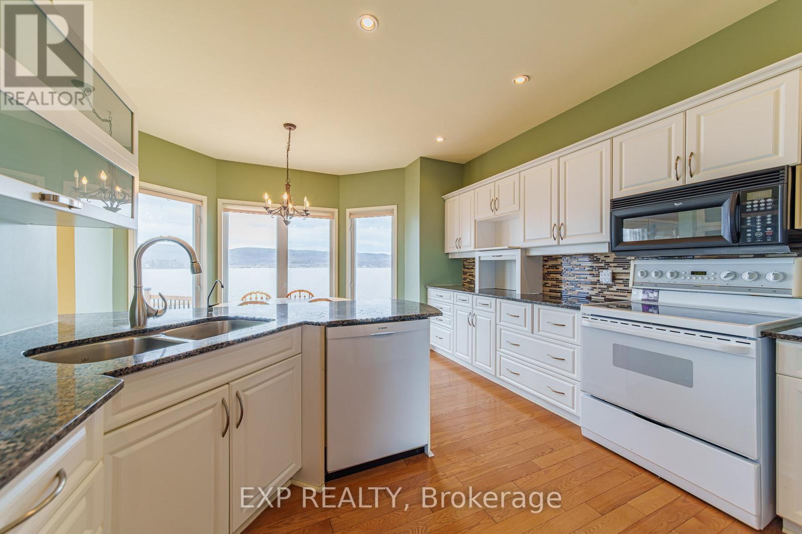 15 Rue Haute Rive Street, Alfred And Plantagenet, Ontario  K0B 1J0 - Photo 10 - X12993796