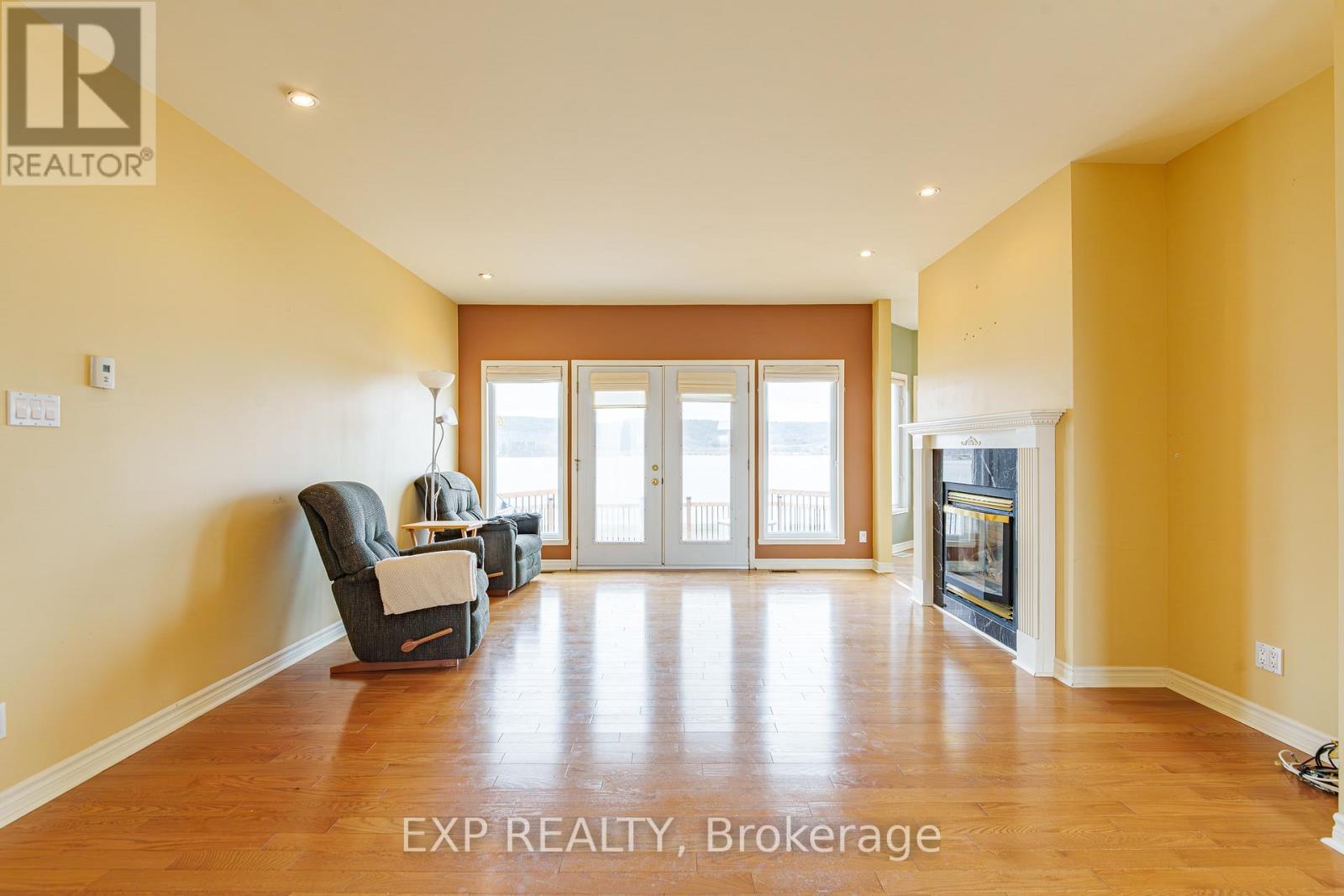 15 Rue Haute Rive Street, Alfred And Plantagenet, Ontario  K0B 1J0 - Photo 3 - X12993796