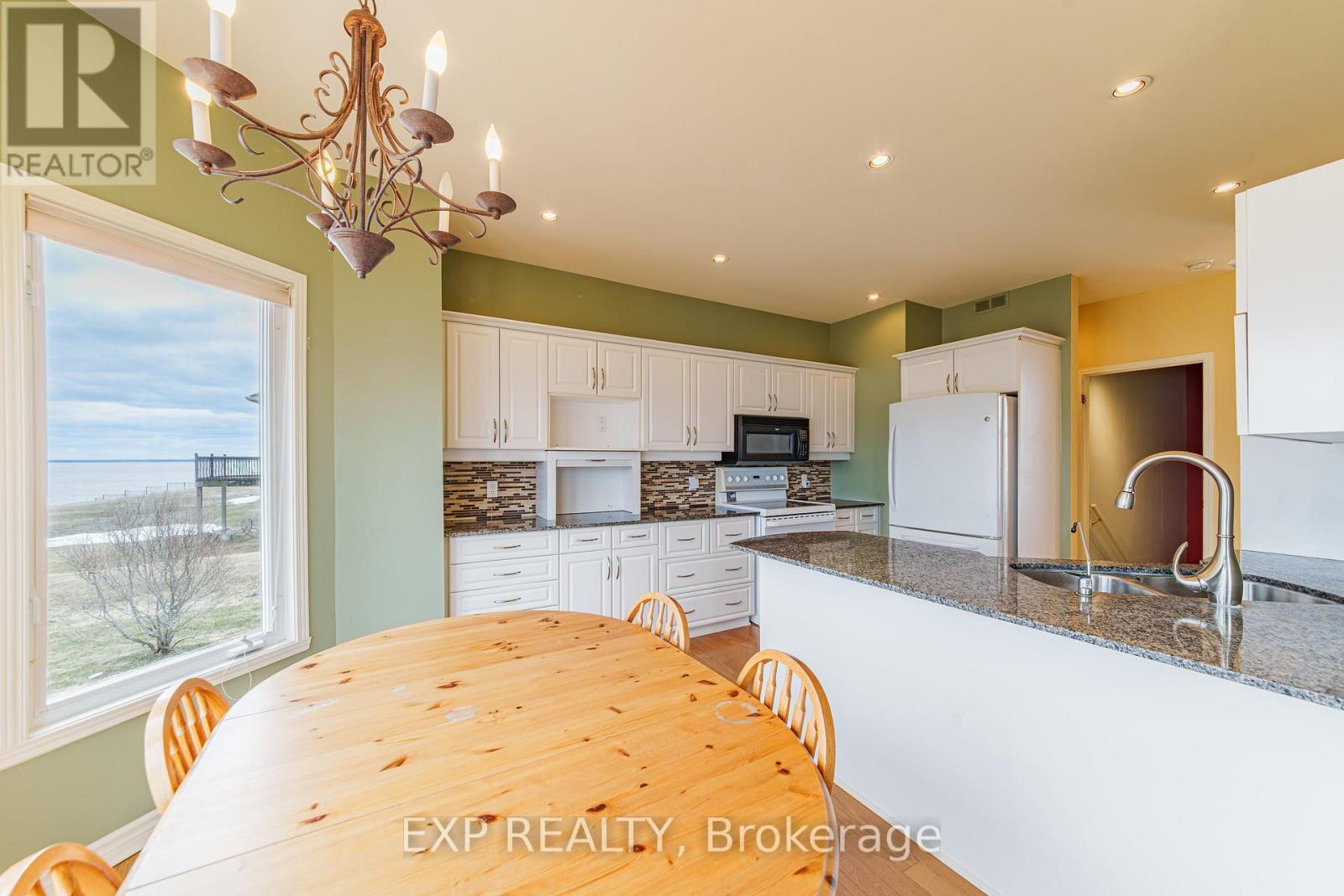 15 Rue Haute Rive Street, Alfred And Plantagenet, Ontario  K0B 1J0 - Photo 9 - X12993796