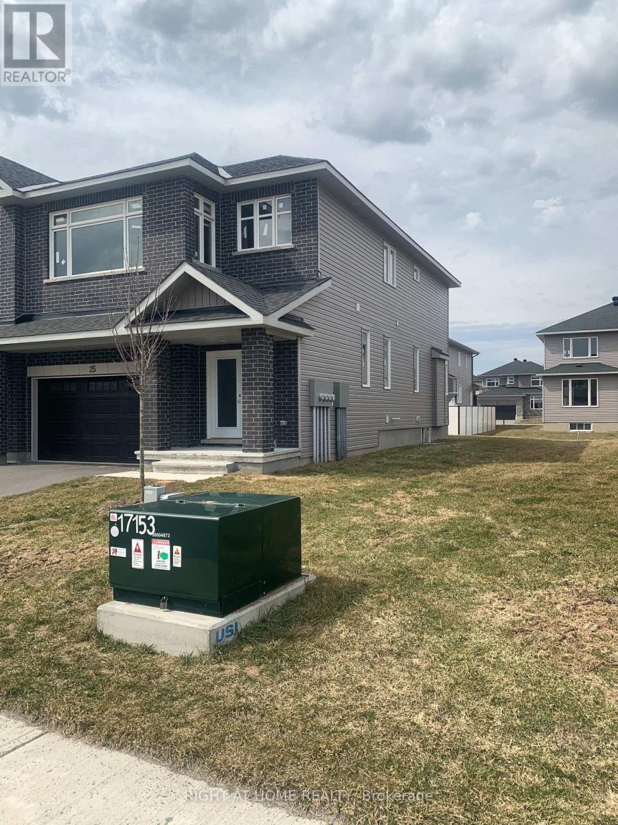 25 Wylie Way, Carleton Place, Ontario  K7C 0C4 - Photo 2 - X12993816