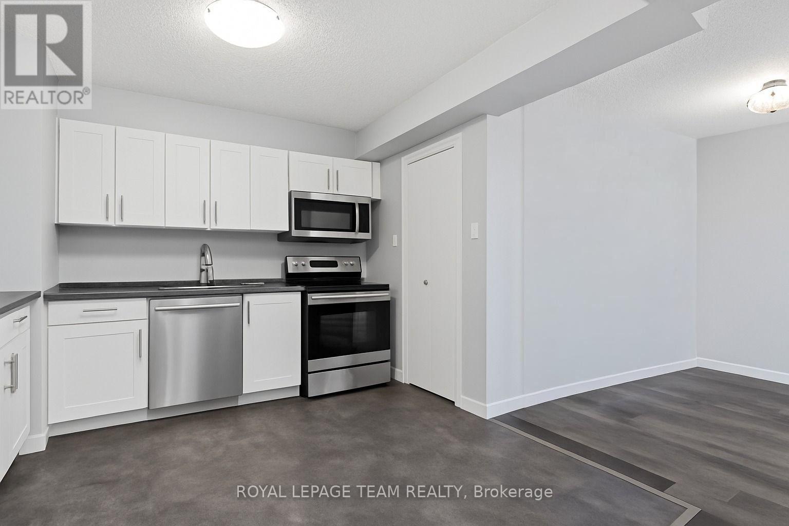 901 - 200 Bay Street N, Ottawa, Ontario  K1R 7W8 - Photo 3 - X12993822