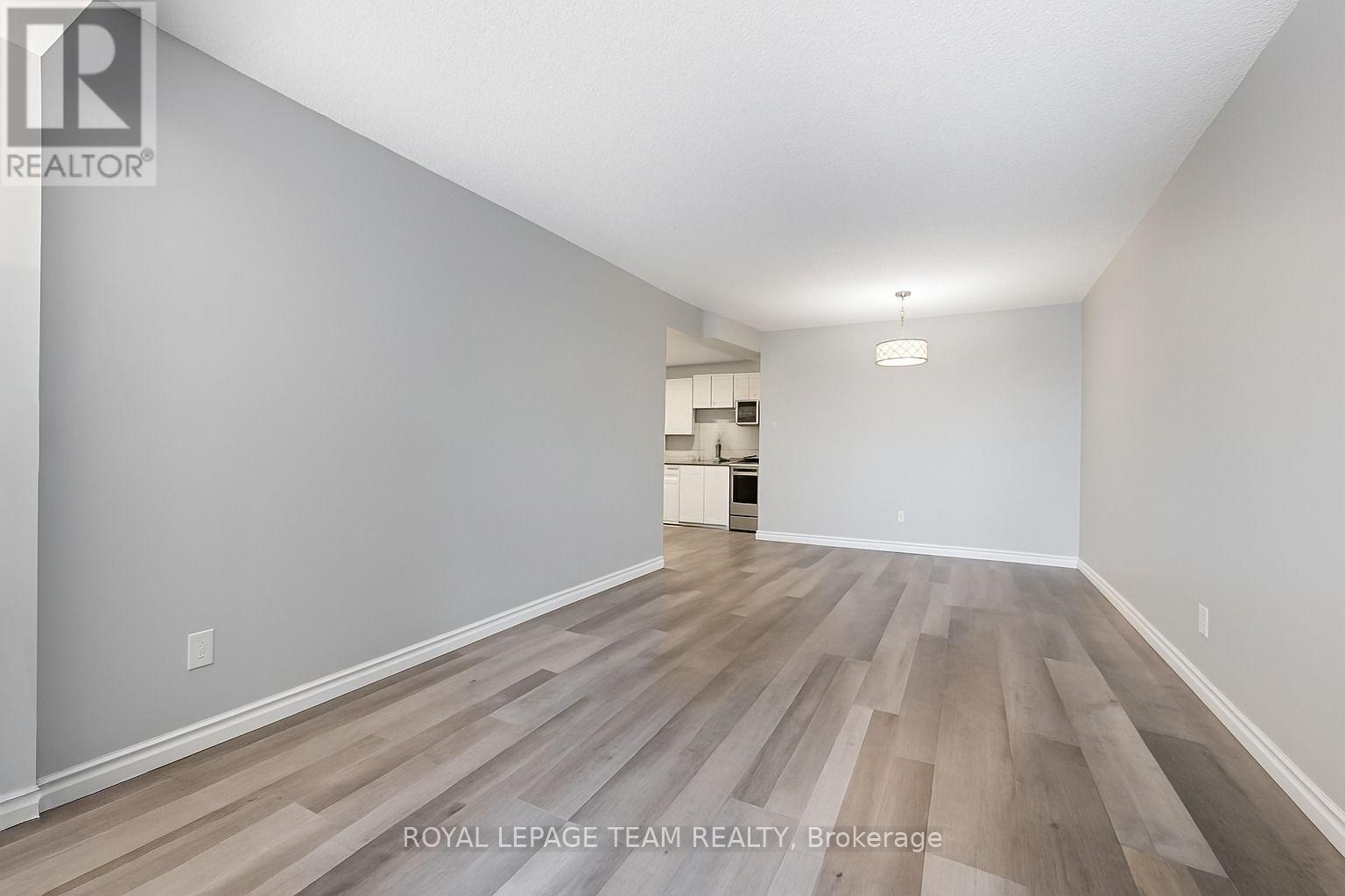 901 - 200 Bay Street N, Ottawa, Ontario  K1R 7W8 - Photo 4 - X12993822