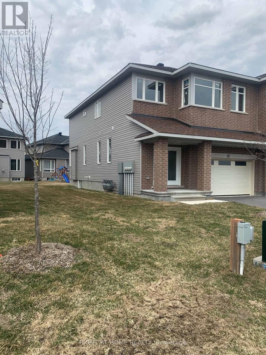 29 Wylie Way, Carleton Place, Ontario K7C 0C4 - Photo 2 - X12993828