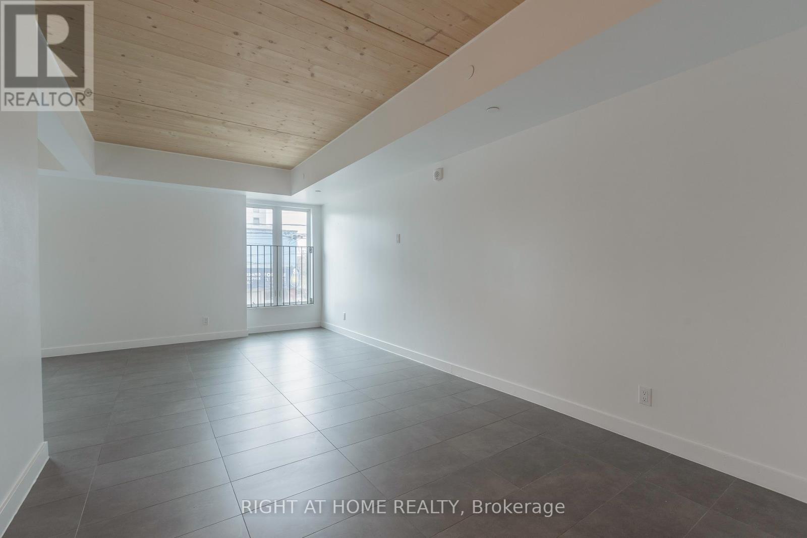 201 - 1598 Queen Street E, Toronto, Ontario M4L 1E5 - Photo 11 - E12993840