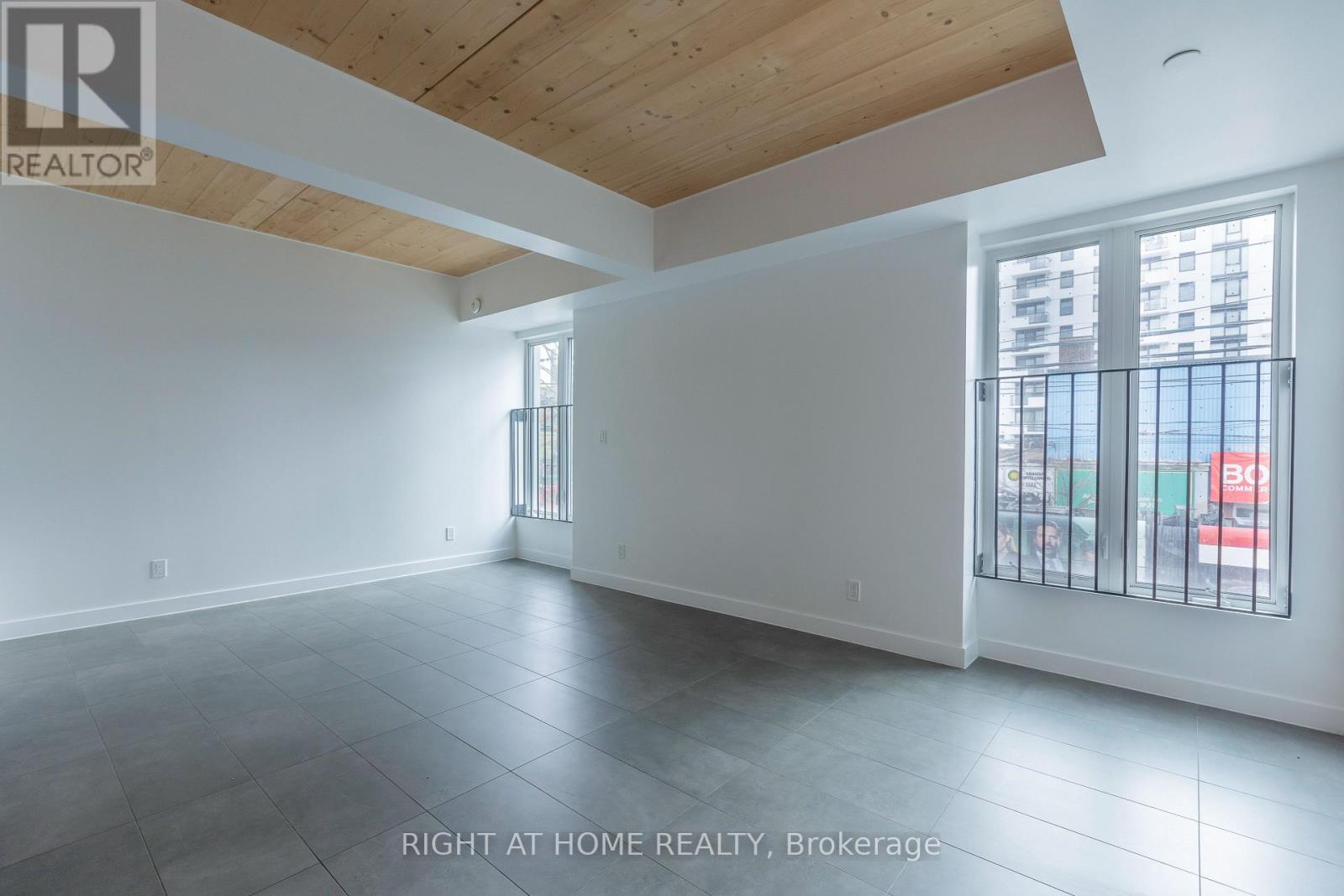201 - 1598 Queen Street E, Toronto, Ontario M4L 1E5 - Photo 12 - E12993840
