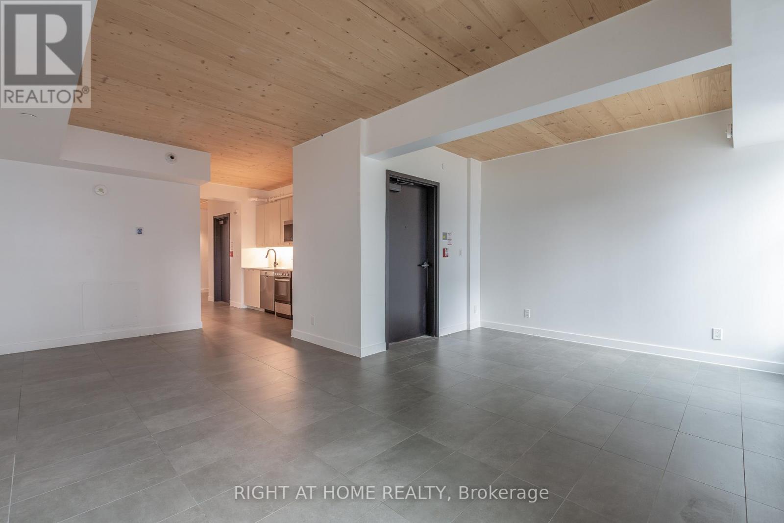 201 - 1598 Queen Street E, Toronto, Ontario M4L 1E5 - Photo 13 - E12993840