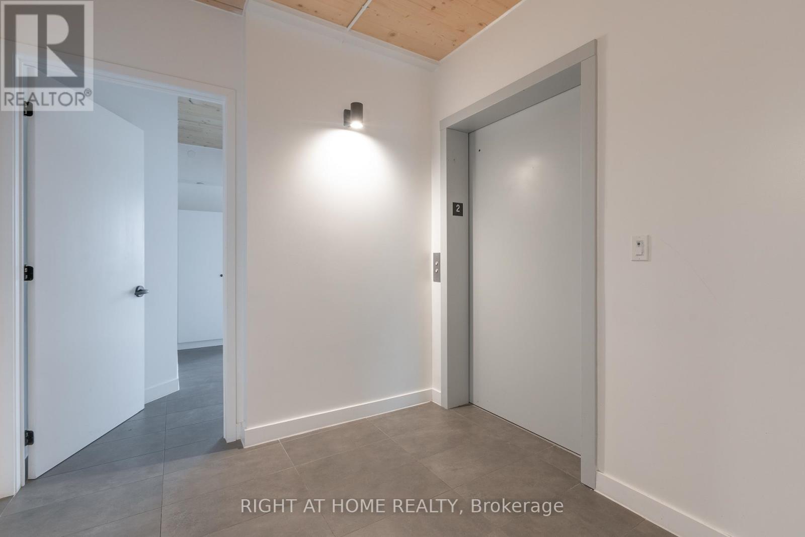 201 - 1598 Queen Street E, Toronto, Ontario M4L 1E5 - Photo 16 - E12993840