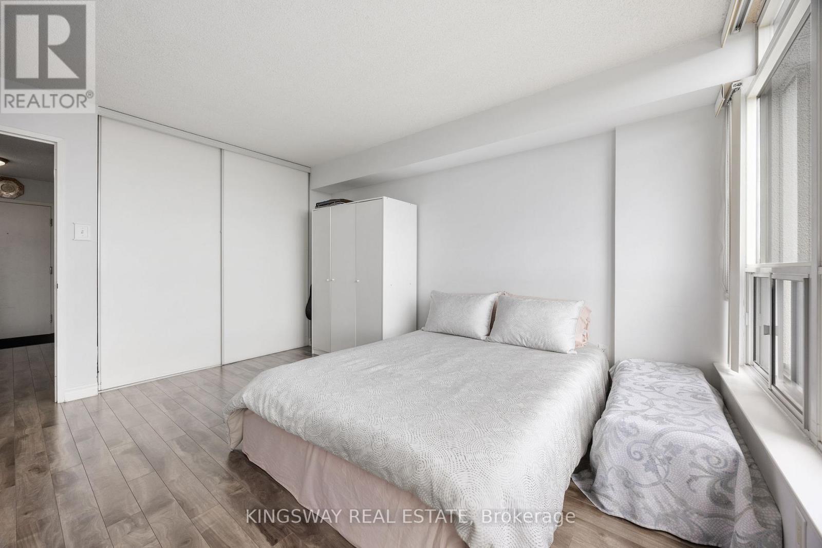 507 - 12 Laurelcrest Street, Brampton, Ontario  L6S 5Y4 - Photo 14 - W12993810