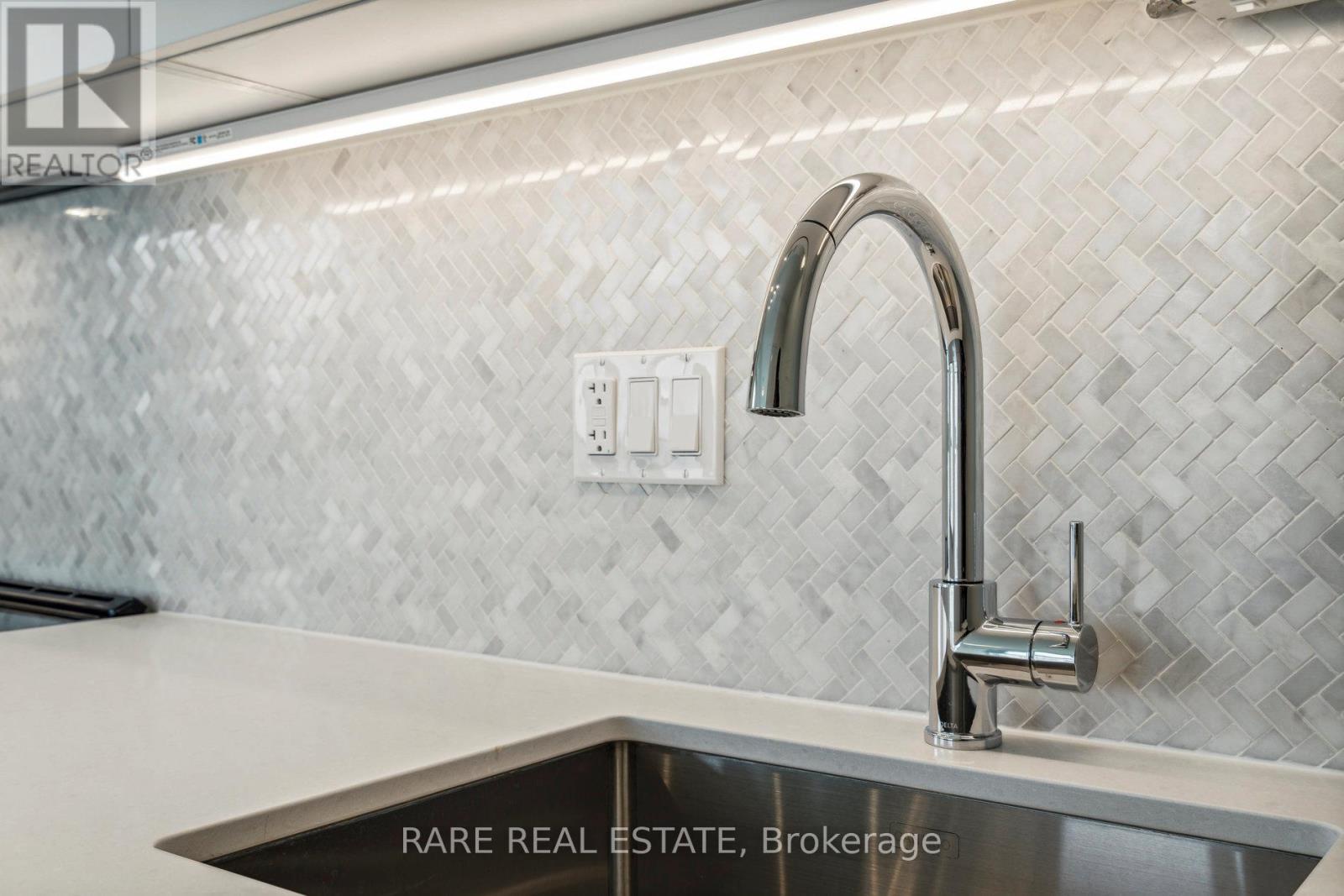 803 - 345 Wheat Boom Drive, Oakville, Ontario  L6H 7X5 - Photo 6 - W12993830