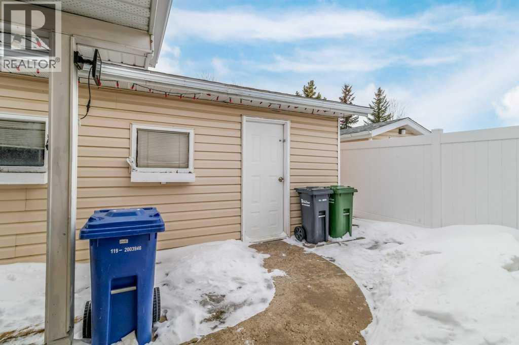 27 Ellis Street, Red Deer, Alberta  T4R 2C8 - Photo 25 - A2289758