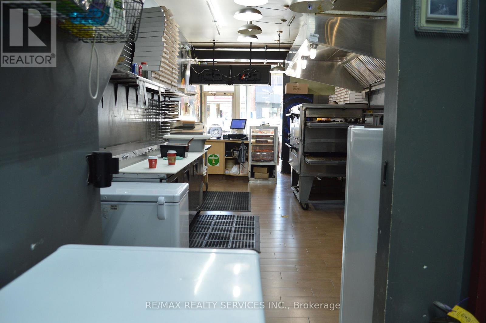 163 Main Street, North Perth, Ontario  N4W 1A2 - Photo 6 - X12993812