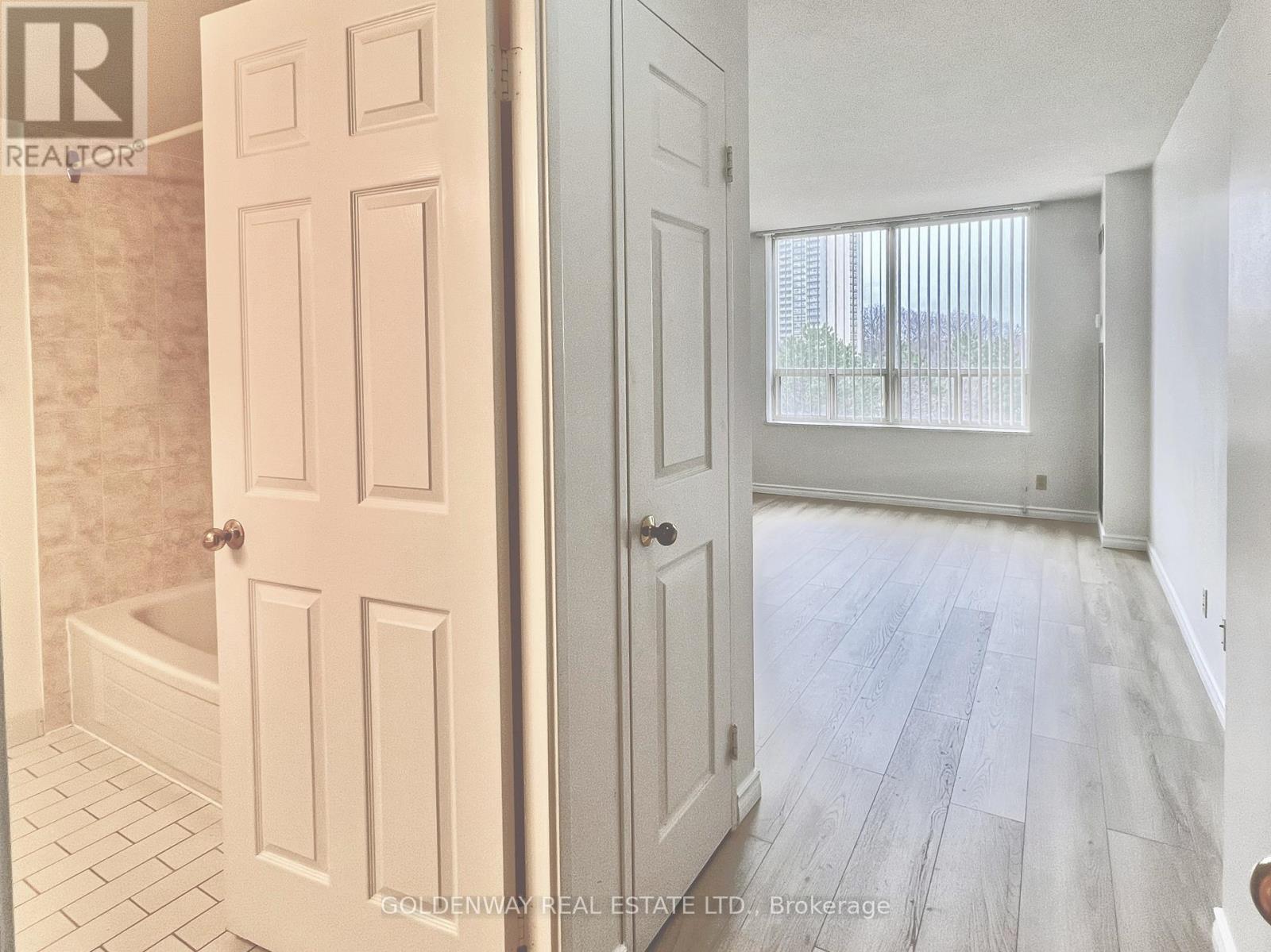 505 - 215 Wynford Drive, Toronto, Ontario  M3C 3P5 - Photo 8 - C12966486