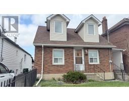 136 NORTHLAND AVENUE, Toronto, Ontario