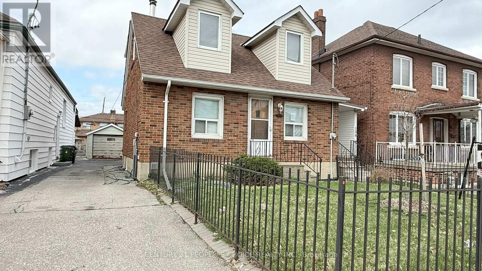 136 Northland Avenue, Toronto, Ontario  M6N 2E2 - Photo 2 - W12985878