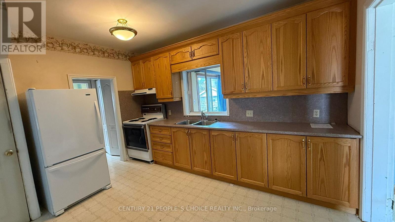 136 Northland Avenue, Toronto, Ontario  M6N 2E2 - Photo 6 - W12985878