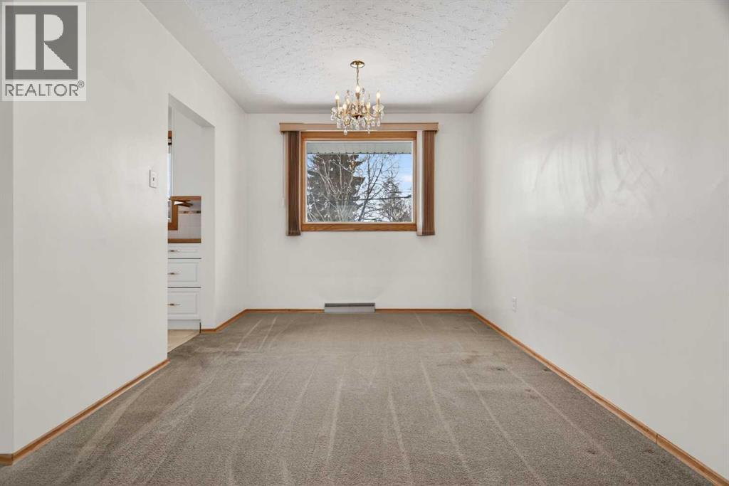 58 Westwood Drive SW, Calgary, Alberta  T3C 2V7 - Photo 8 - A2294238