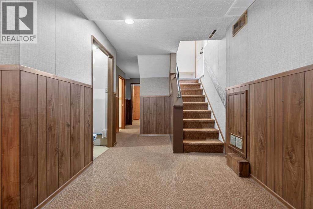 58 Westwood Drive SW, Calgary, Alberta  T3C 2V7 - Photo 30 - A2294238