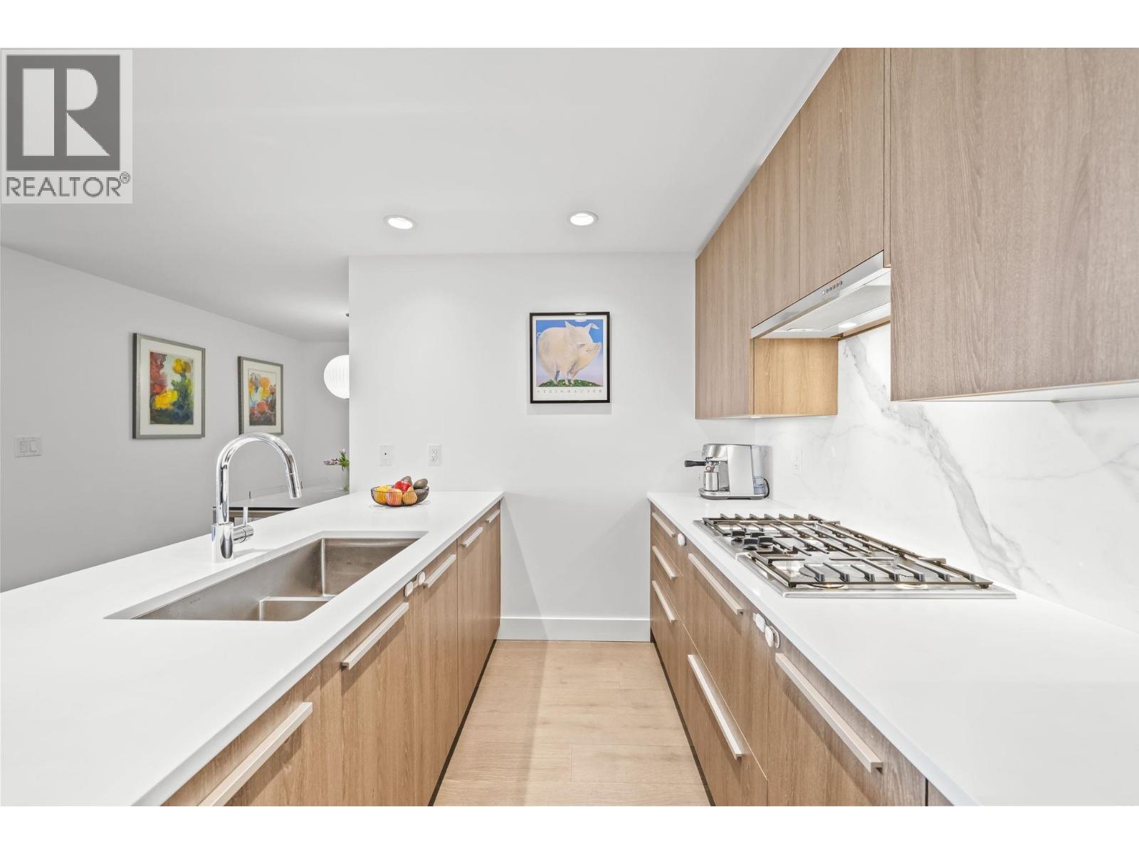 904 1210 E 27th Street, North Vancouver, British Columbia  V5J 0C5 - Photo 2 - R3110302