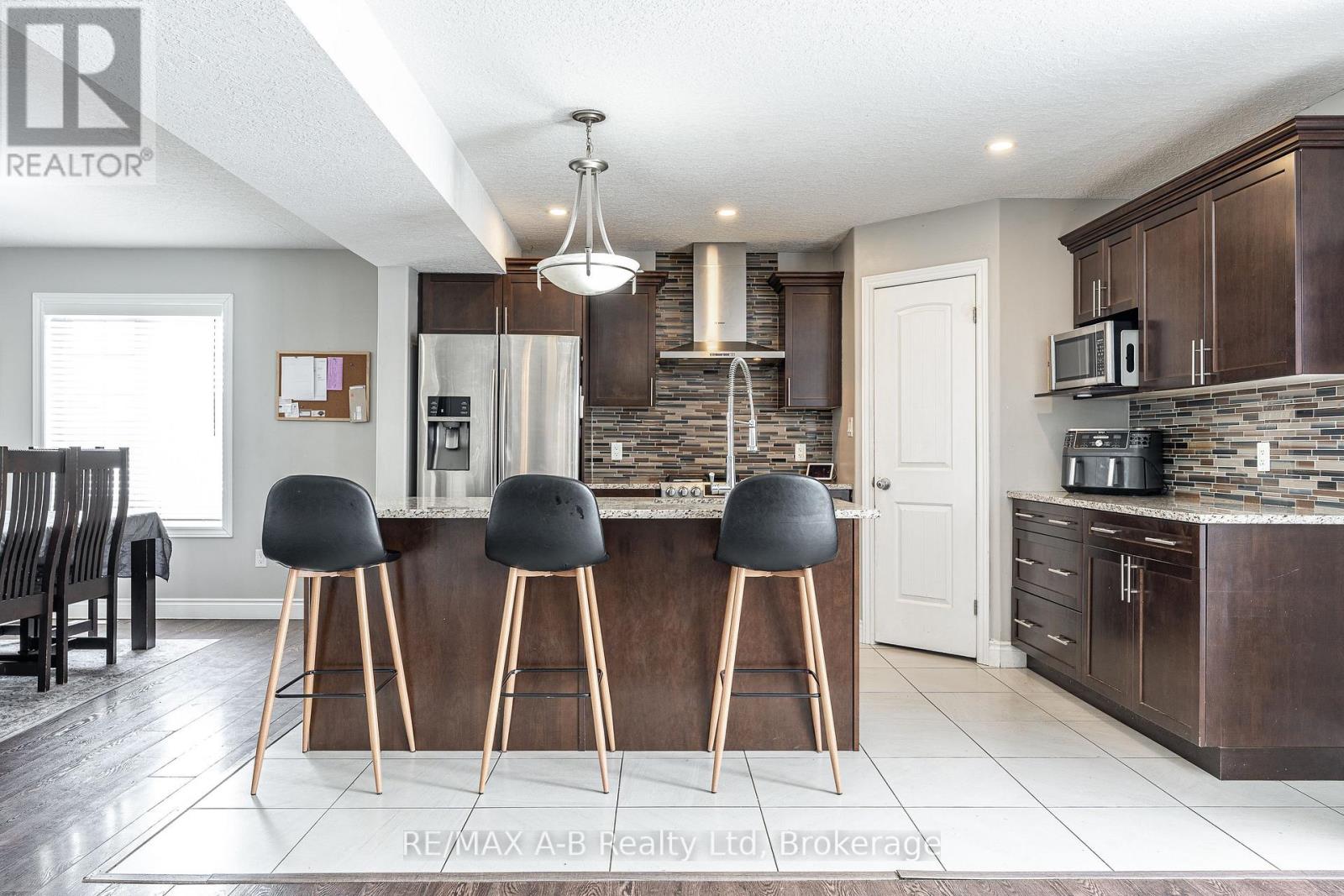 94 Wilson Court, St. Marys, Ontario  N4X 0B6 - Photo 17 - X12738114